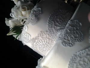 Lace and Sugar Frills - Edible Lace - Doornpoort